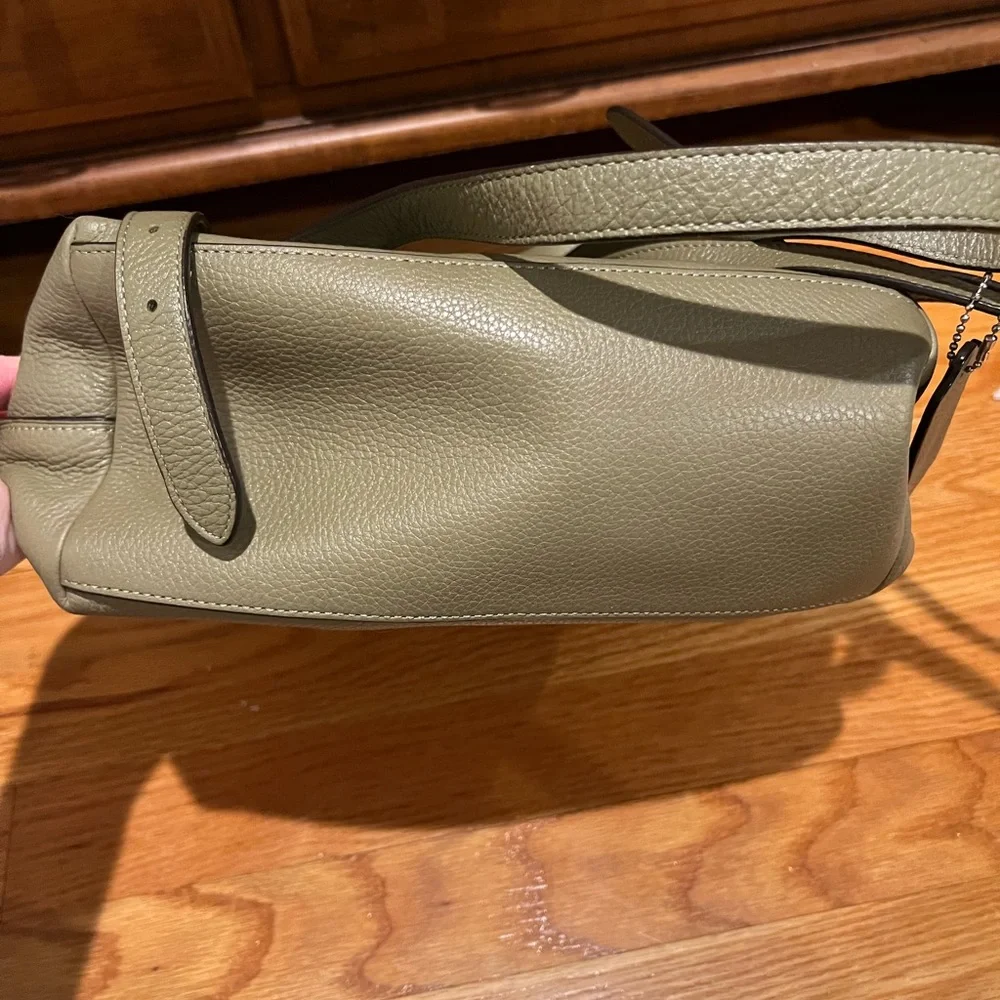 COACH backpack with chain straps - Picture 3 of 4